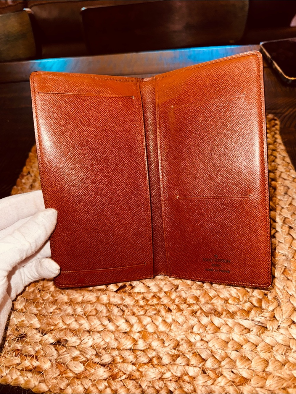 LOUIS VUITTON
Monogram Porte Valeurs
Checkbook Wallet 2012 - Picture 6 of 13